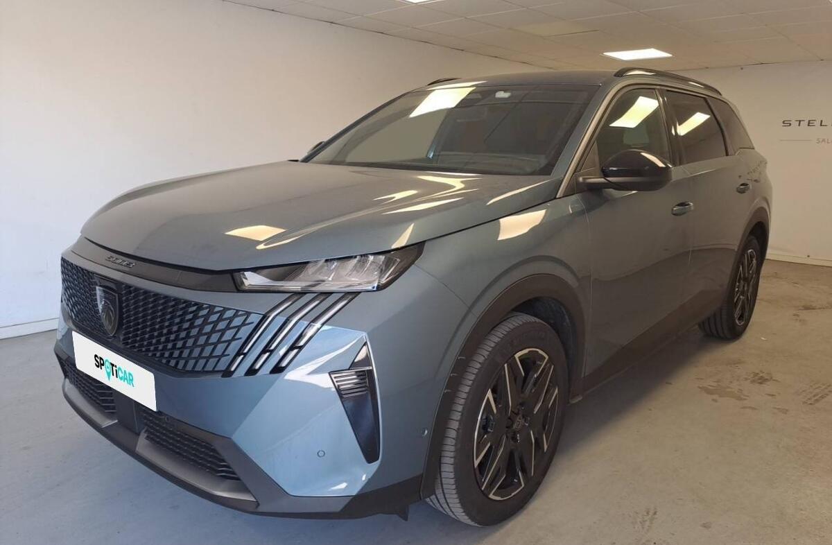 PEUGEOT 5008 1.2 Hybrid Allure e-DCS6