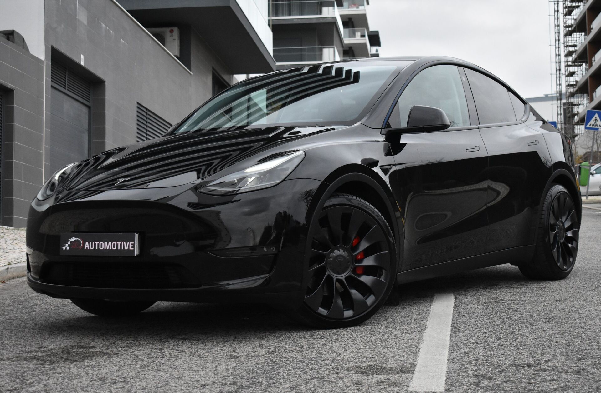 TESLA Model Y Performance Tração Integral