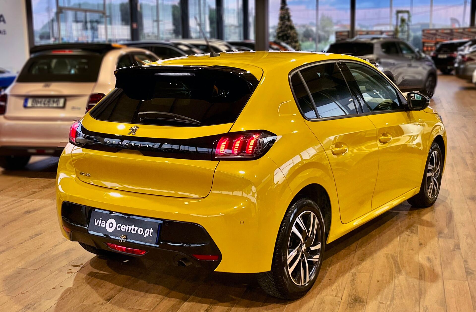 PEUGEOT 208 1.2 PureTech Allure Pack EAT8