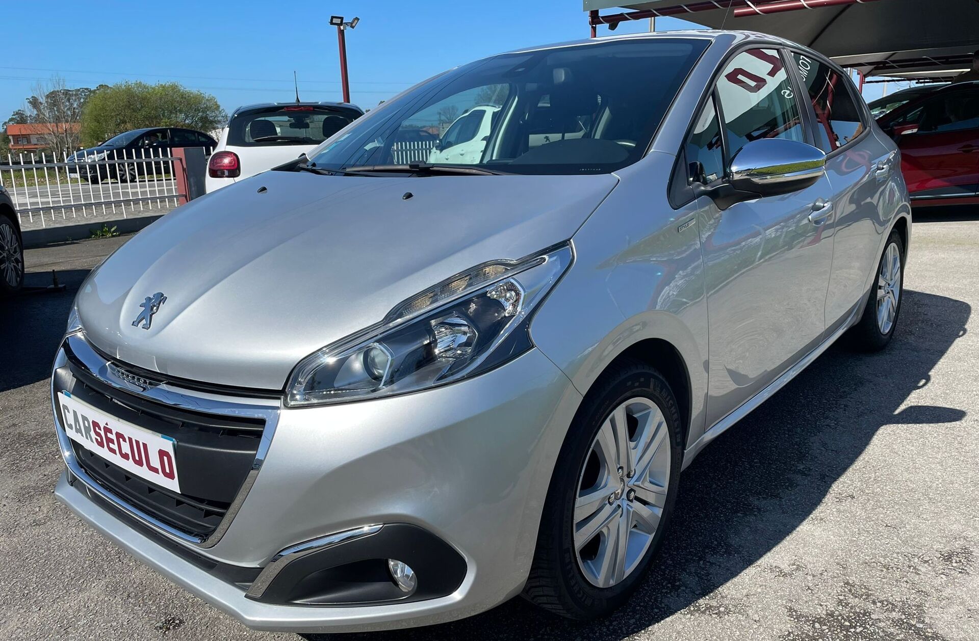 PEUGEOT 208 1.2 PureTech Style