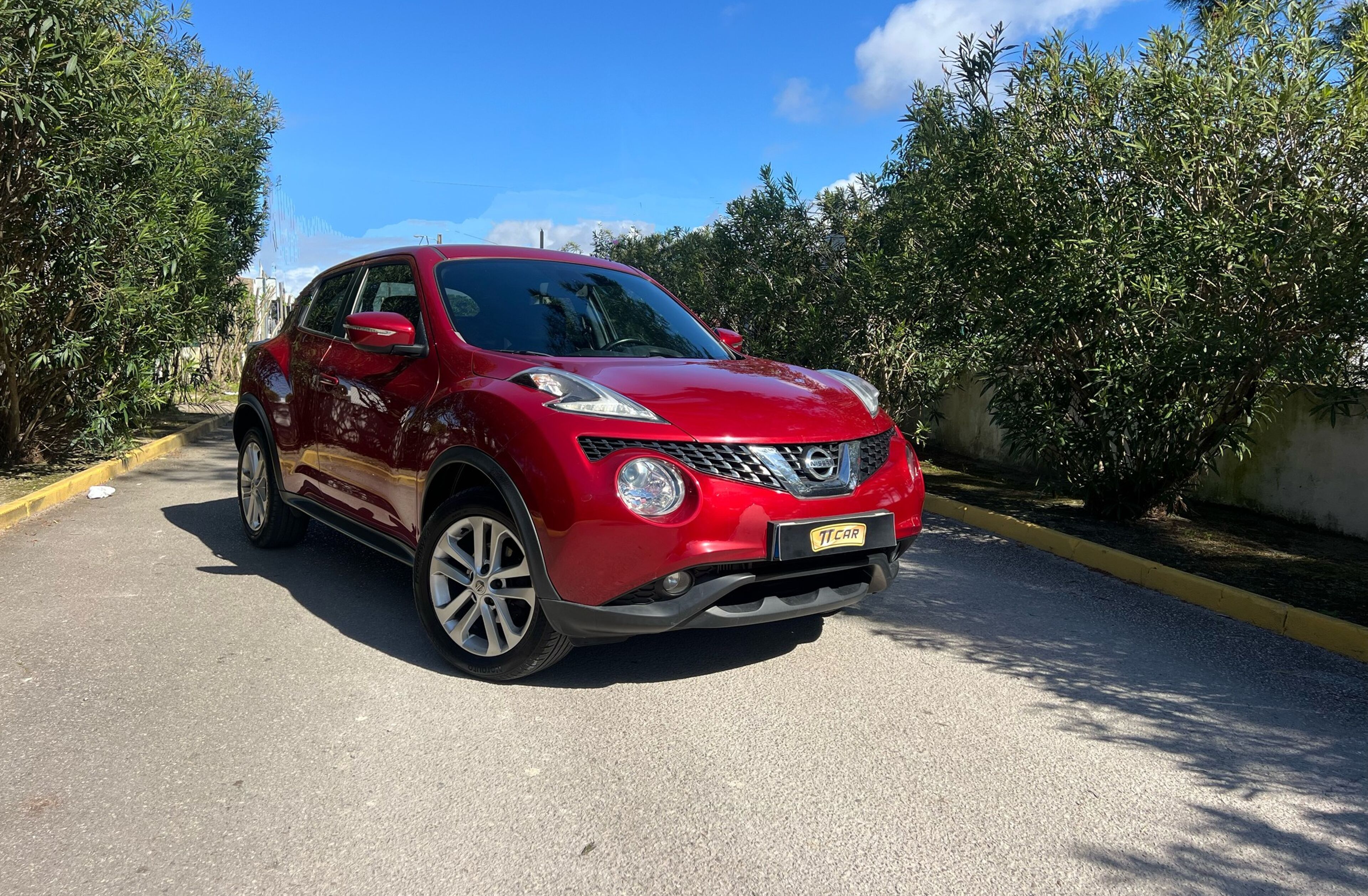 NISSAN Juke 1.2 DIG-T Tekna Pack Exterior 2 Red Detroit