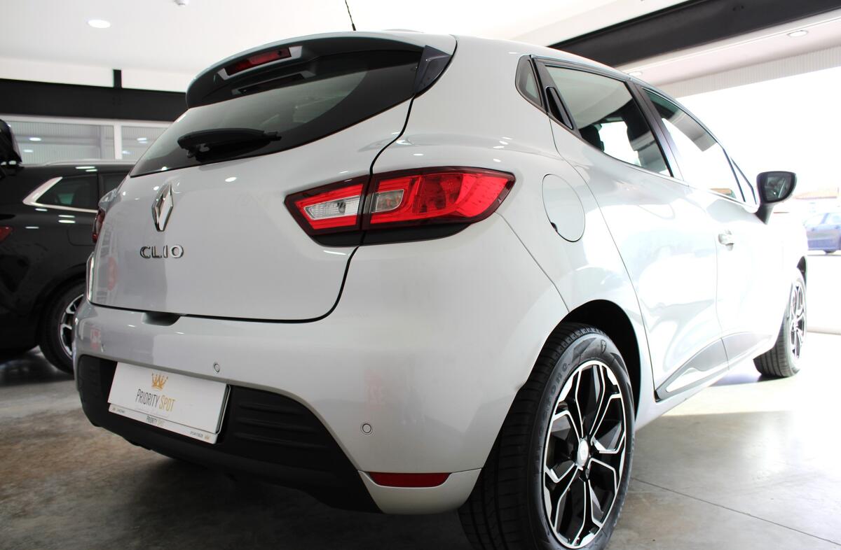 RENAULT Clio 1.5 dCi Limited