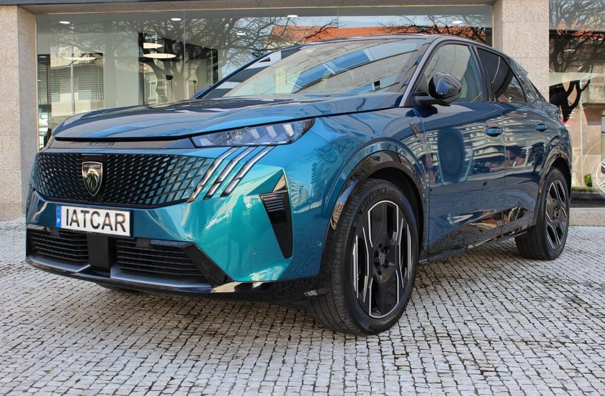 PEUGEOT 3008 e- 73 kWh GT