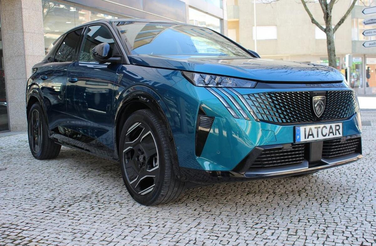 PEUGEOT 3008 e- 73 kWh GT