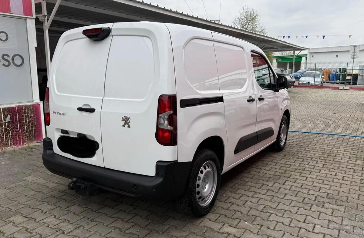 PEUGEOT Partner 1.5 BlueHDi Pre.St.Plus