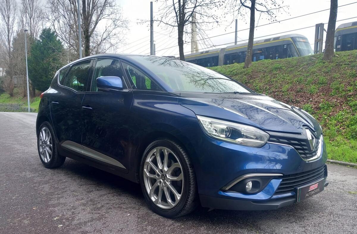 RENAULT Scénic G. 1.5 dCi Intens Hybrid Assist SS