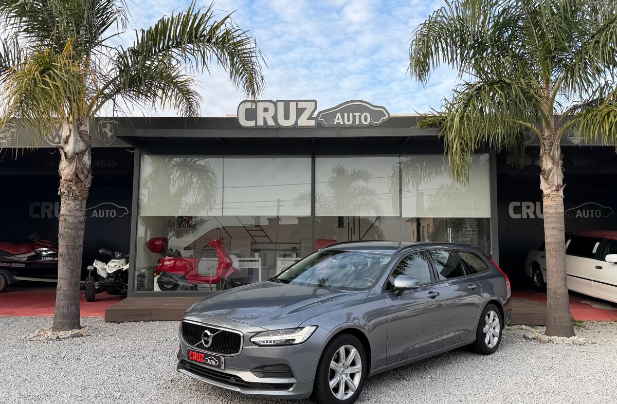 VOLVO V90 2.0 D4 Momentum Geartronic