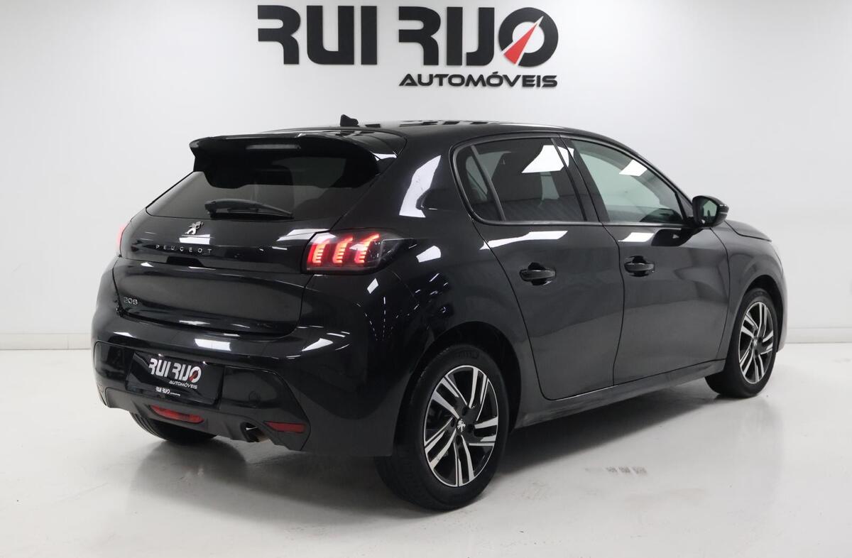 PEUGEOT 208 1.2 PureTech Allure EAT8