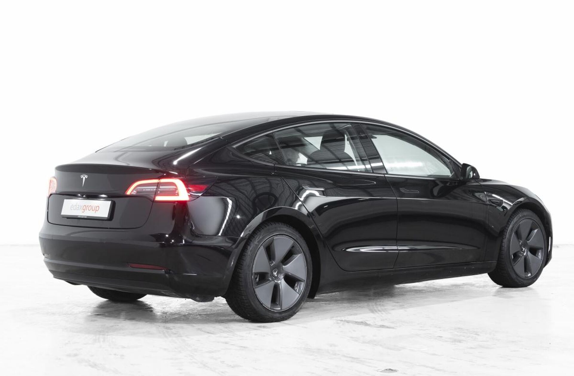 TESLA Model 3 Standard Range Plus RWD