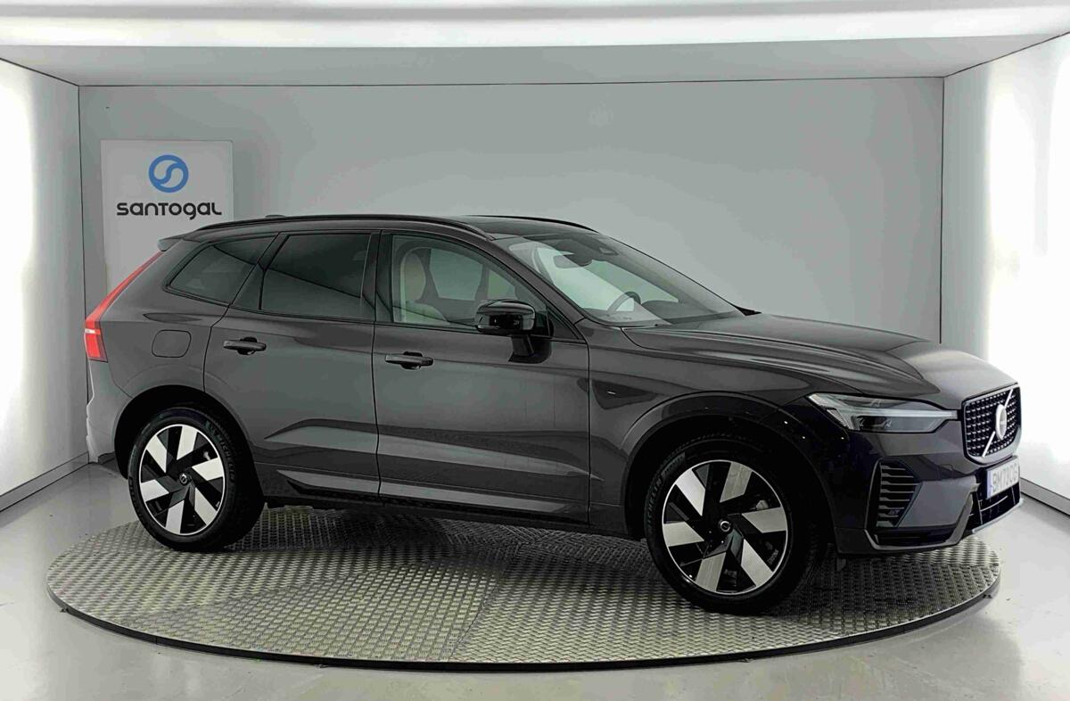 VOLVO XC60 2.0 T6 PHEV Plus Dark AWD