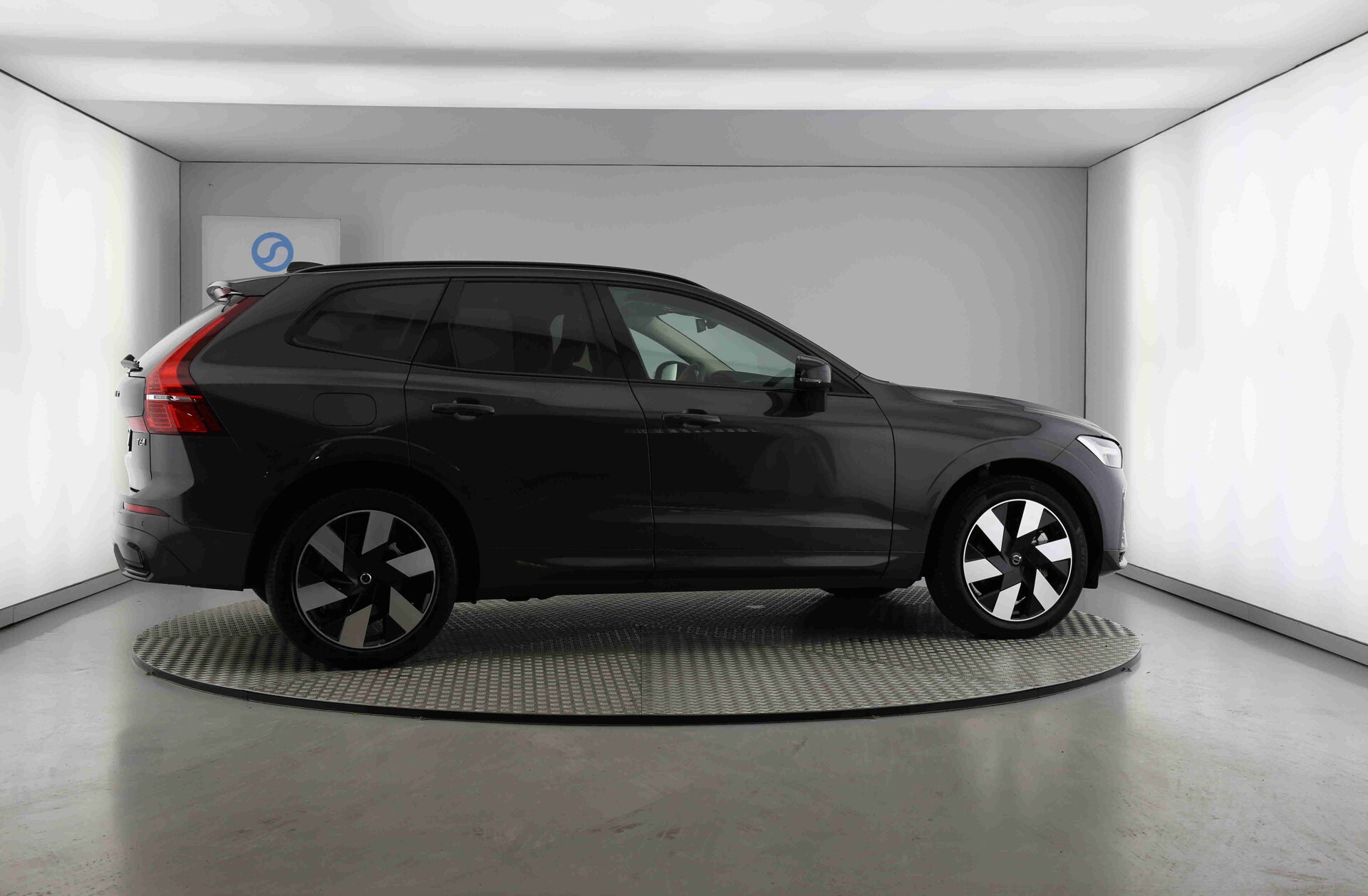 VOLVO XC60 2.0 T6 PHEV Plus Dark AWD