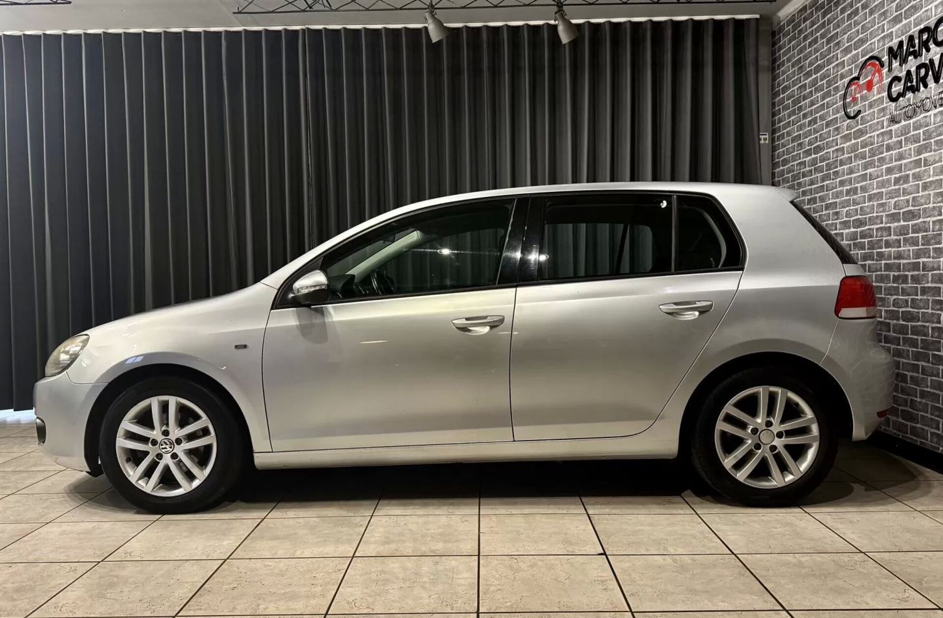 VOLKSWAGEN Golf 1.6 TDi Trendline BlueMotion