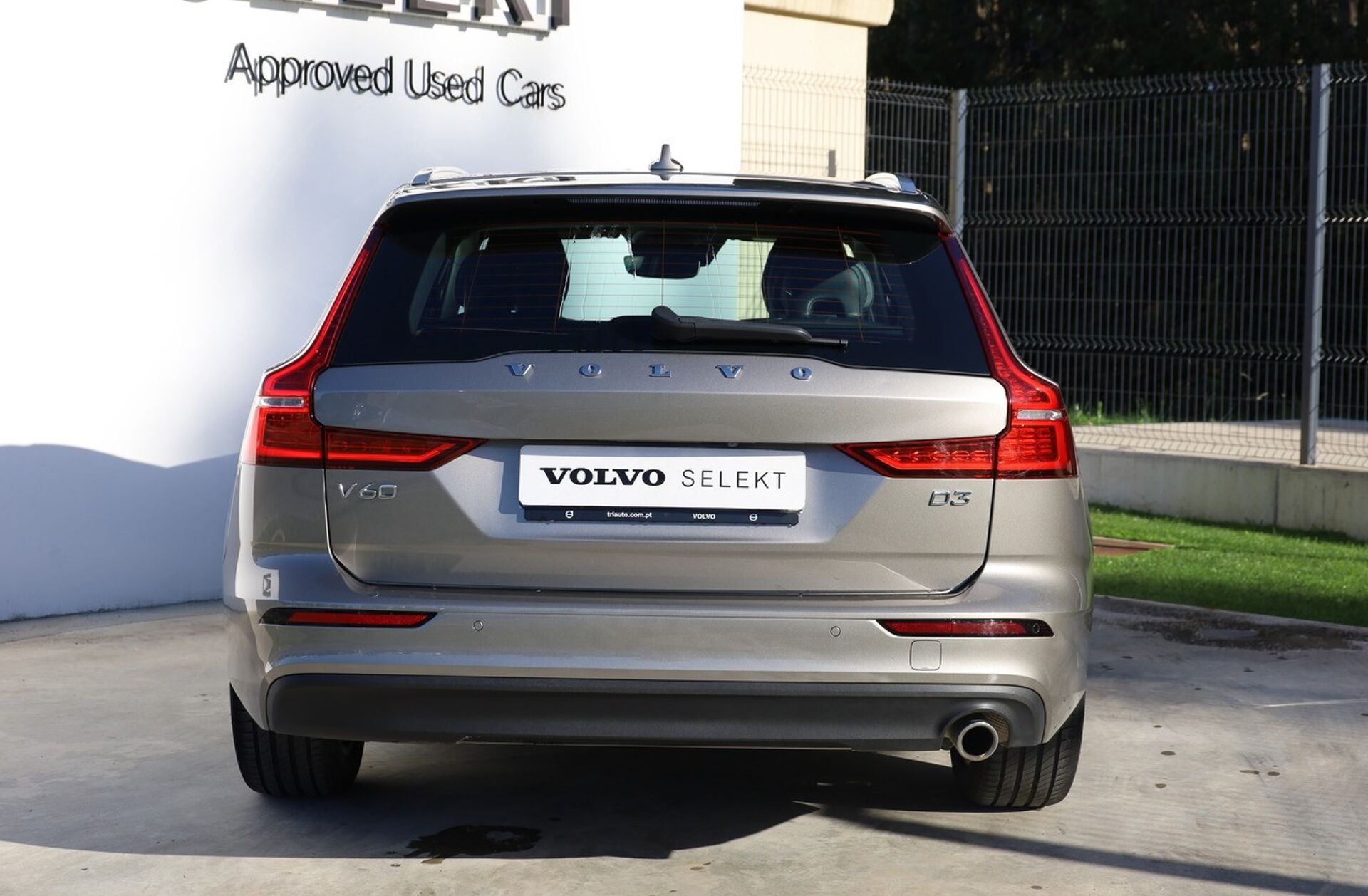 VOLVO V60 2.0 D3 Momentum Plus