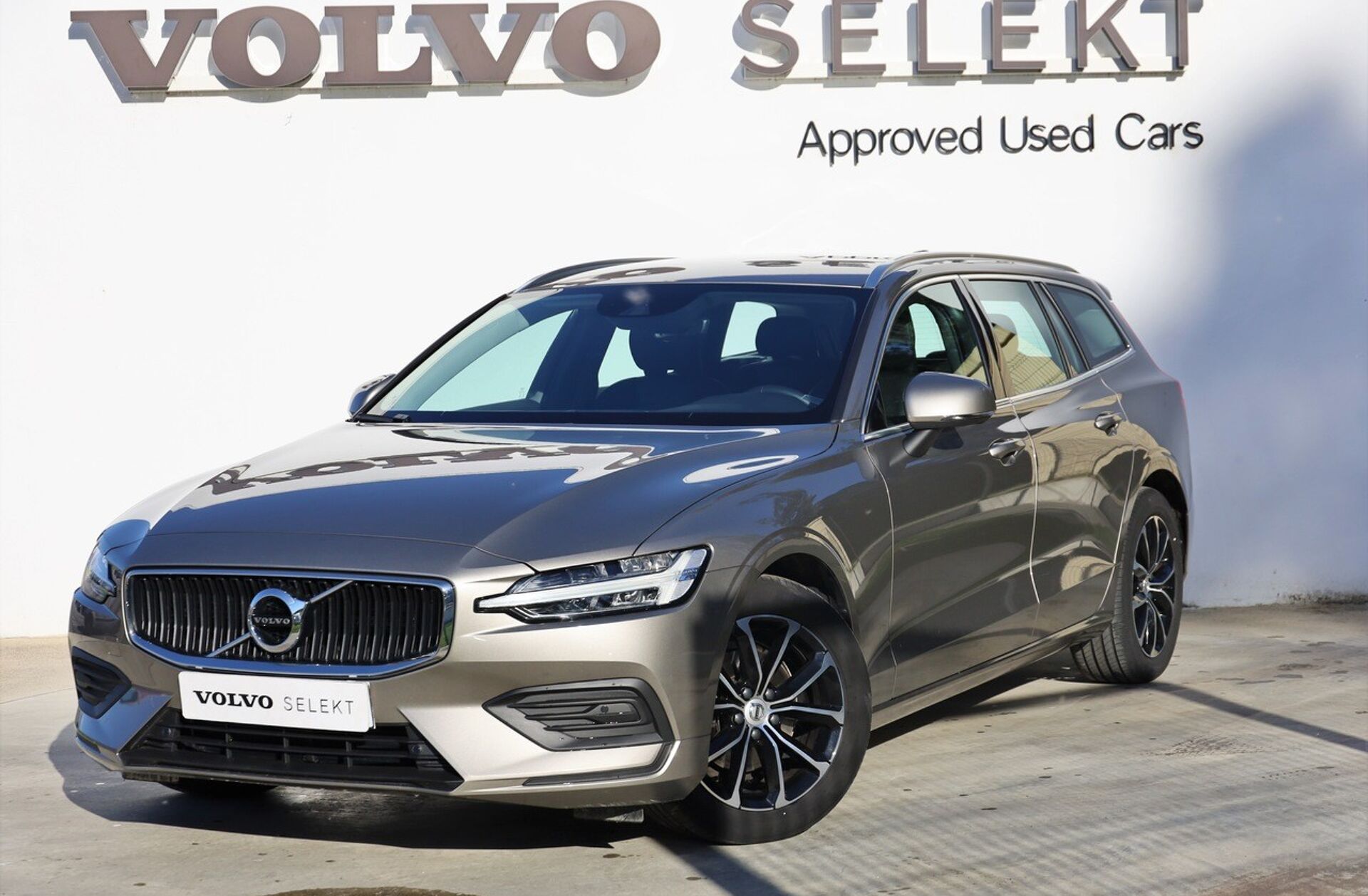 VOLVO V60 2.0 D3 Momentum Plus