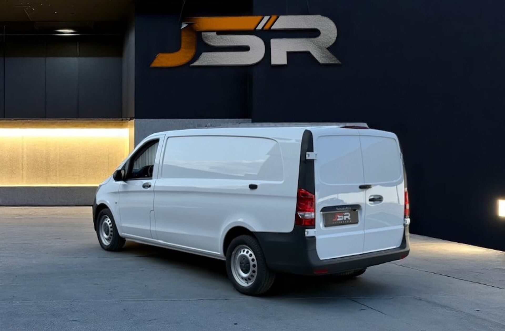 MERCEDES Vito e 111/32