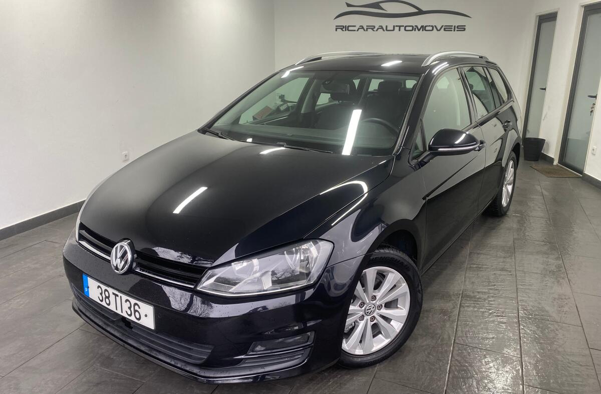 VOLKSWAGEN Golf 1.6 TDi Confortline DSG