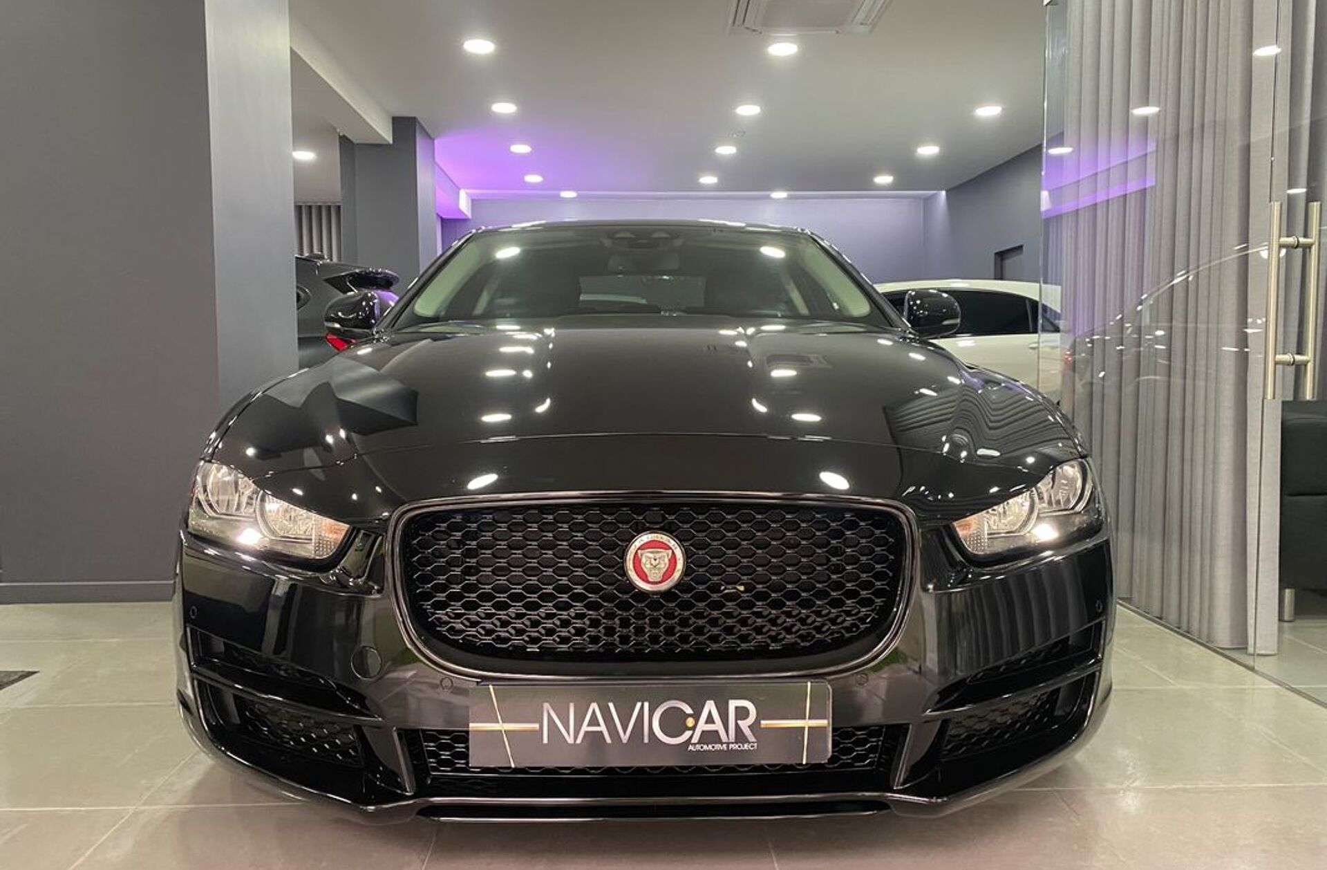 JAGUAR XE 2.0 D Portfolio Aut.