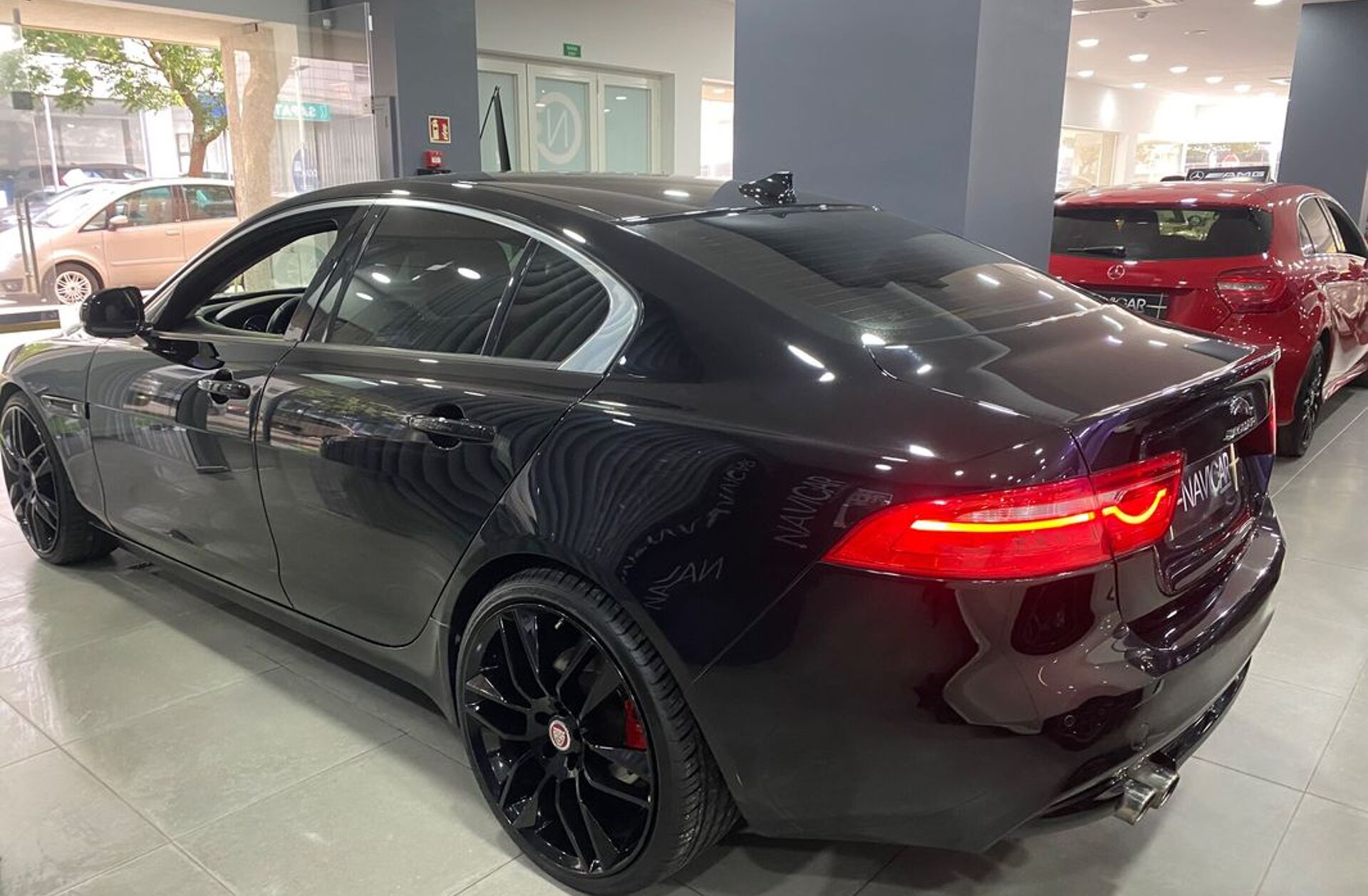 JAGUAR XE 2.0 D Portfolio Aut.