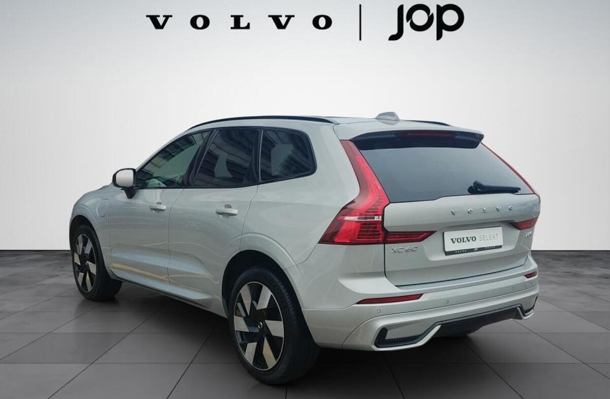 VOLVO XC60 2.0 T6 PHEV Plus Dark AWD