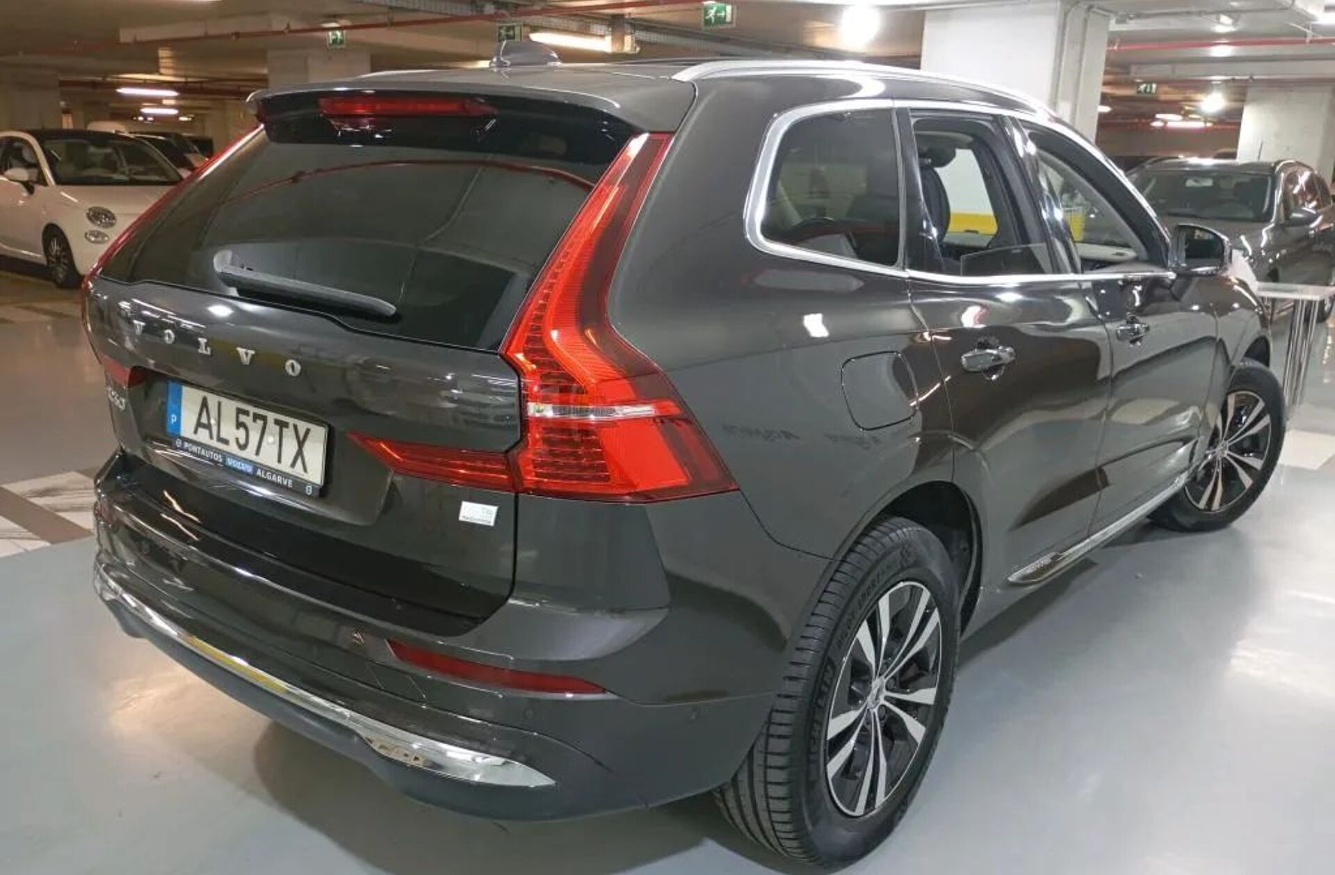 VOLVO XC60 2.0 T6 PHEV Inscription Expression AWD