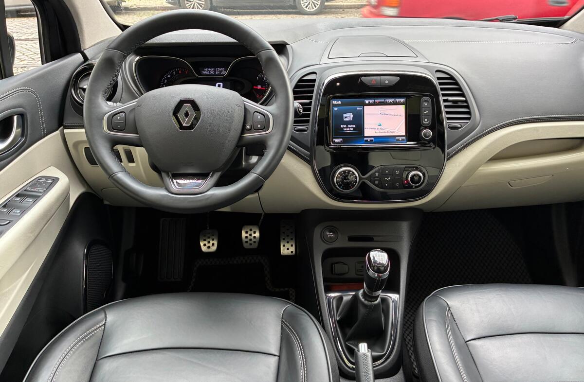RENAULT Captur 1.2 TCe Initiale Paris