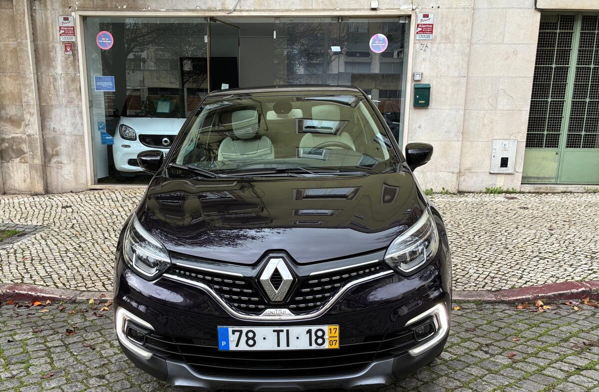 RENAULT Captur 1.2 TCe Initiale Paris
