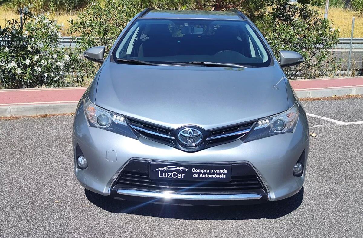 TOYOTA Auris 1.4 D-4D Comfort+Pack Sport