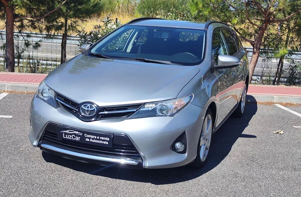 TOYOTA Auris 1.4 D-4D Comfort+Pack Sport