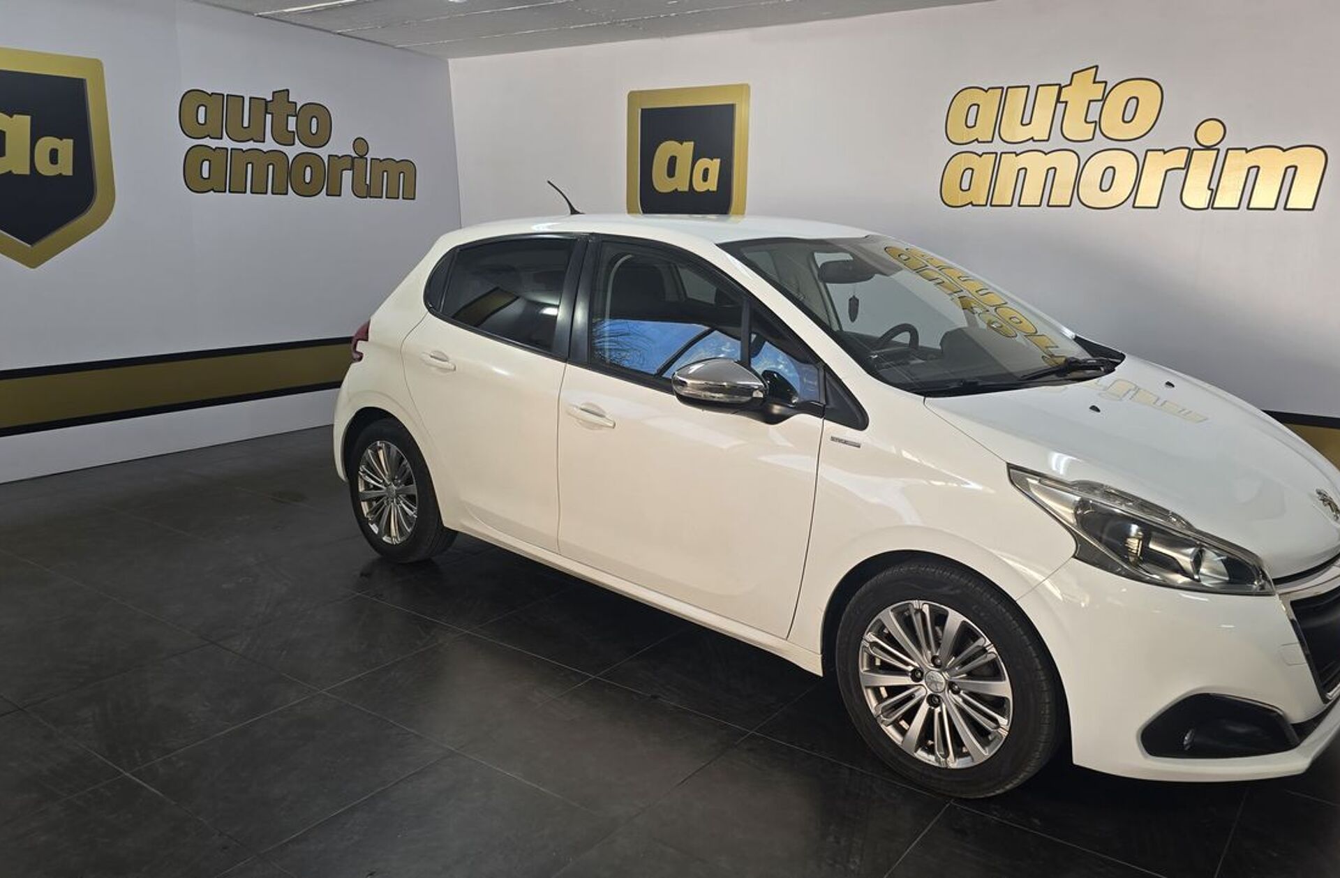 PEUGEOT 208 1.6 BlueHDi Style