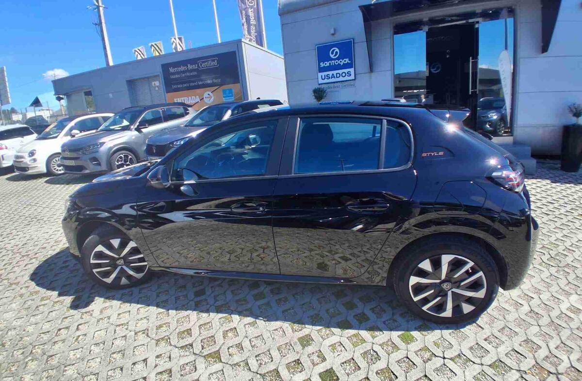 PEUGEOT 208 e- 51 kWh GT