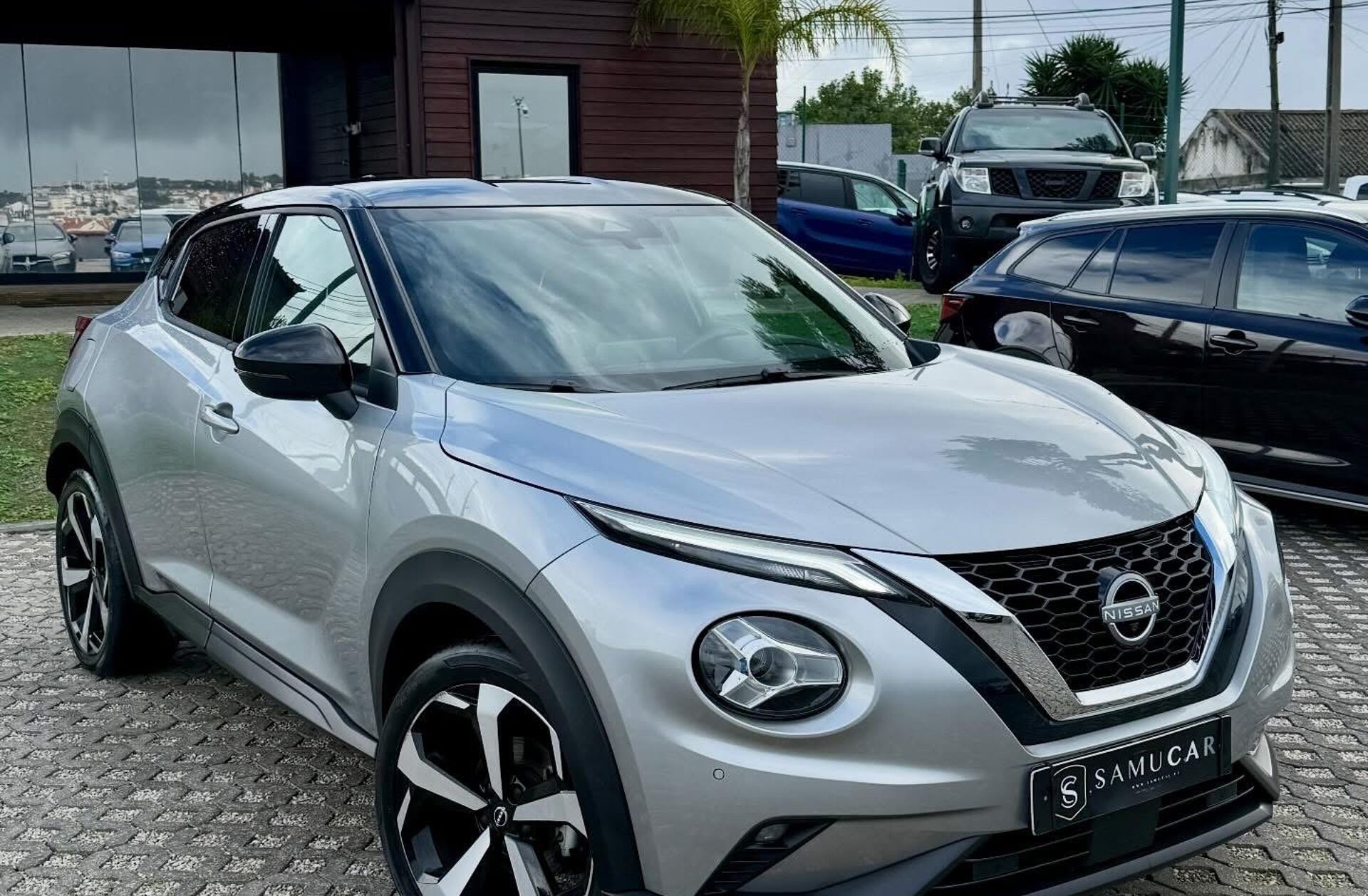 NISSAN Juke 1.0 DIG-T Tekna Two Tone DCT