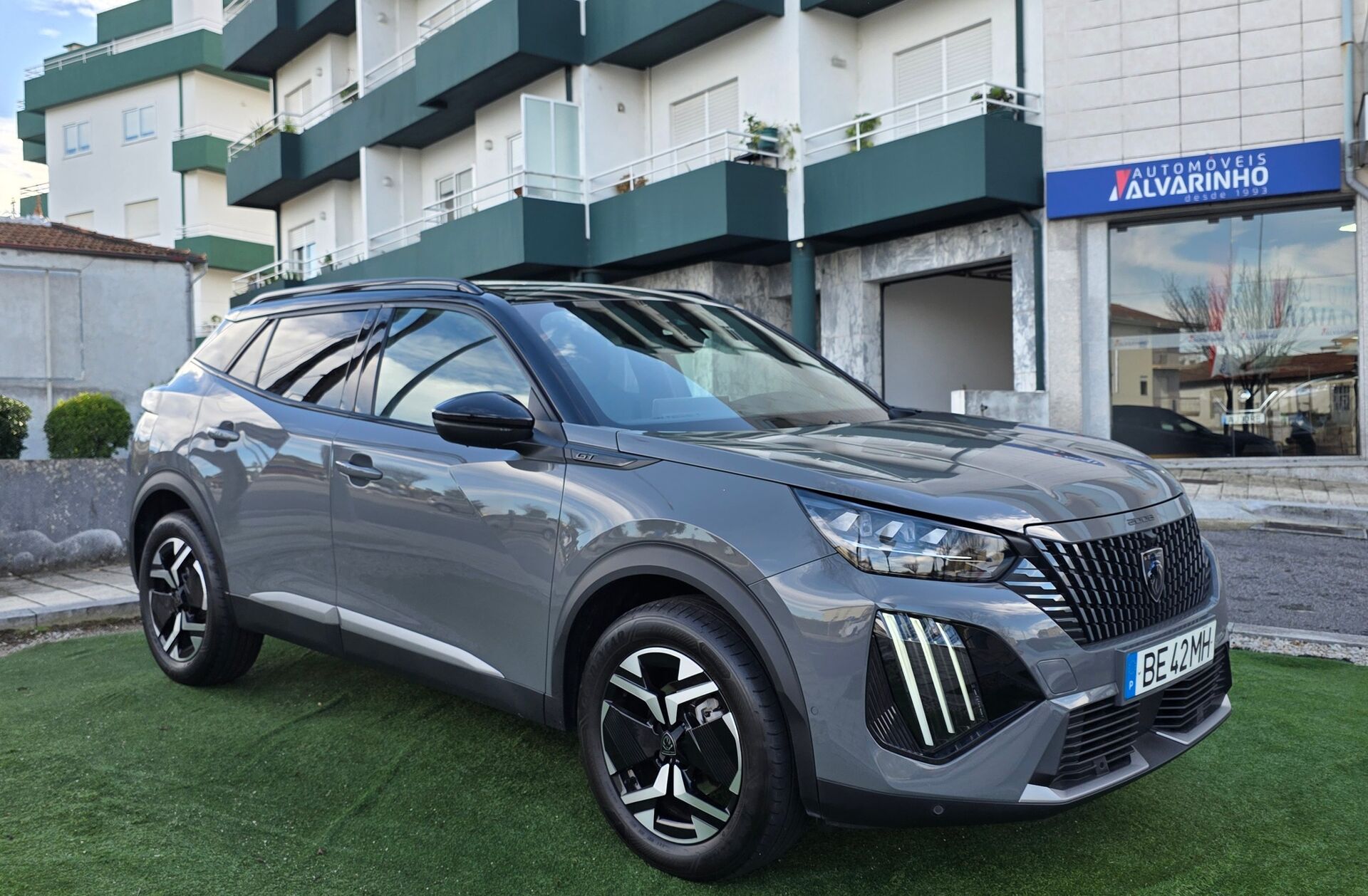 PEUGEOT 2008 1.2 PureTech GT EAT8