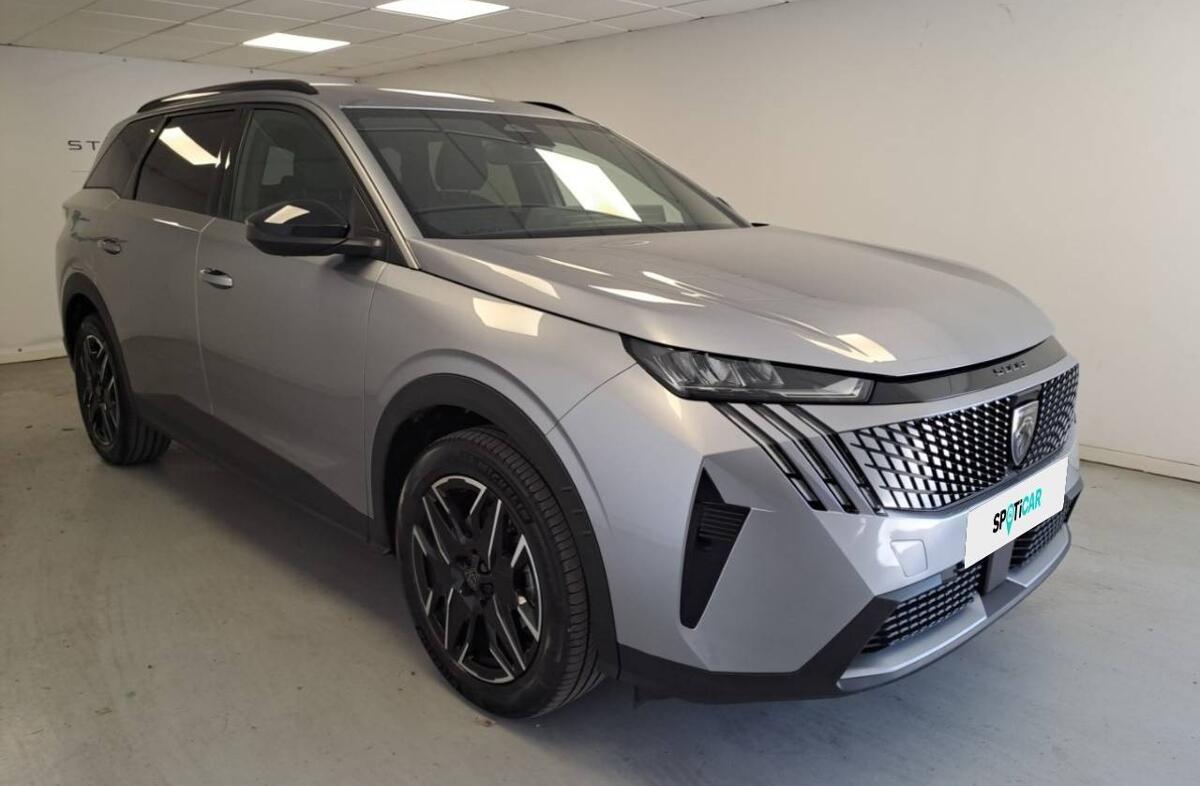PEUGEOT 5008 1.2 Hybrid Allure e-DCS6