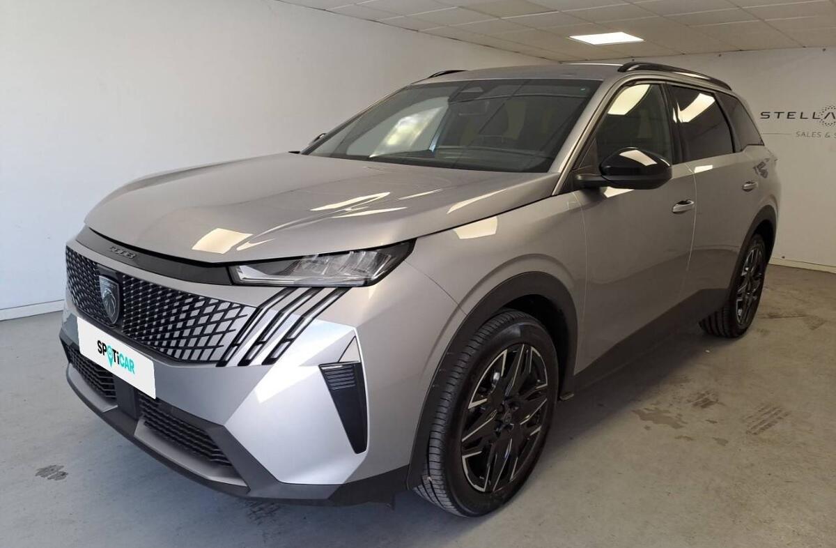 PEUGEOT 5008 1.2 Hybrid Allure e-DCS6