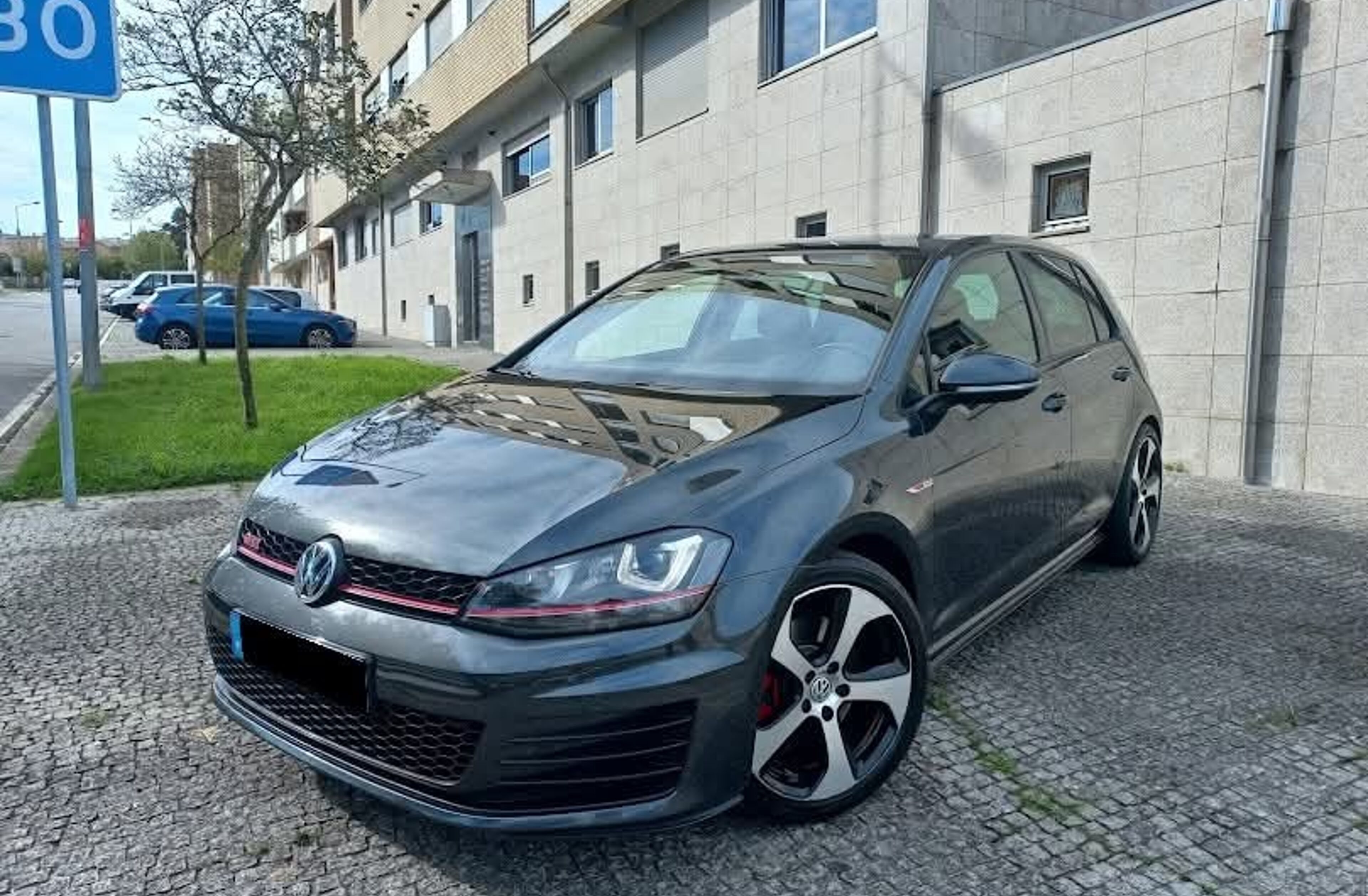 VOLKSWAGEN Golf 2.0 TSi GTi