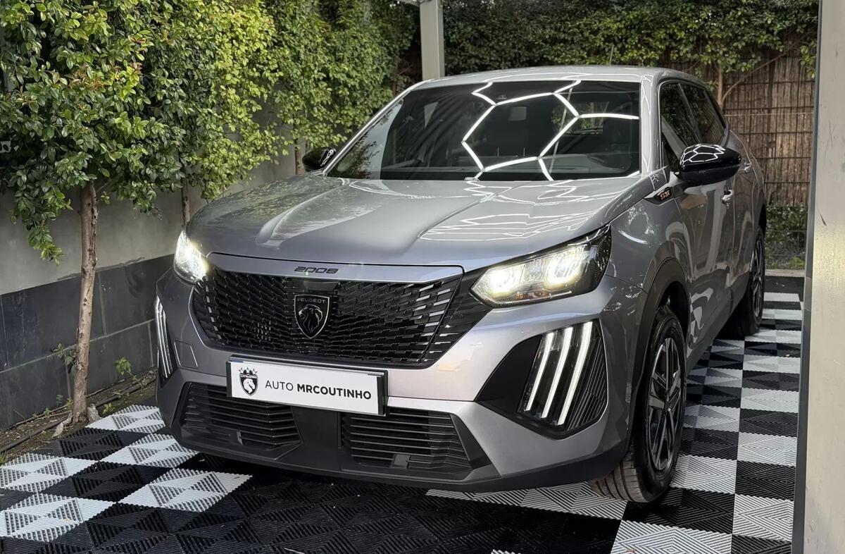 PEUGEOT 2008 1.2 PureTech Style