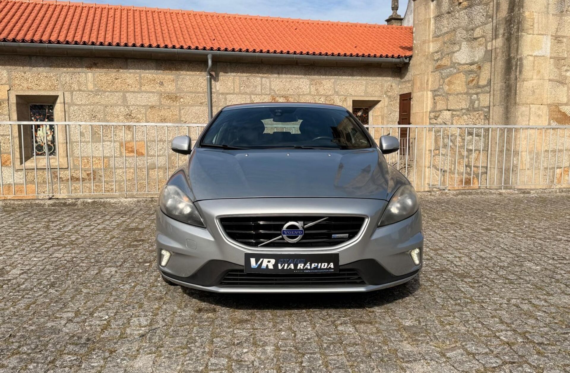 VOLVO V40 1.6 D2 R-Design