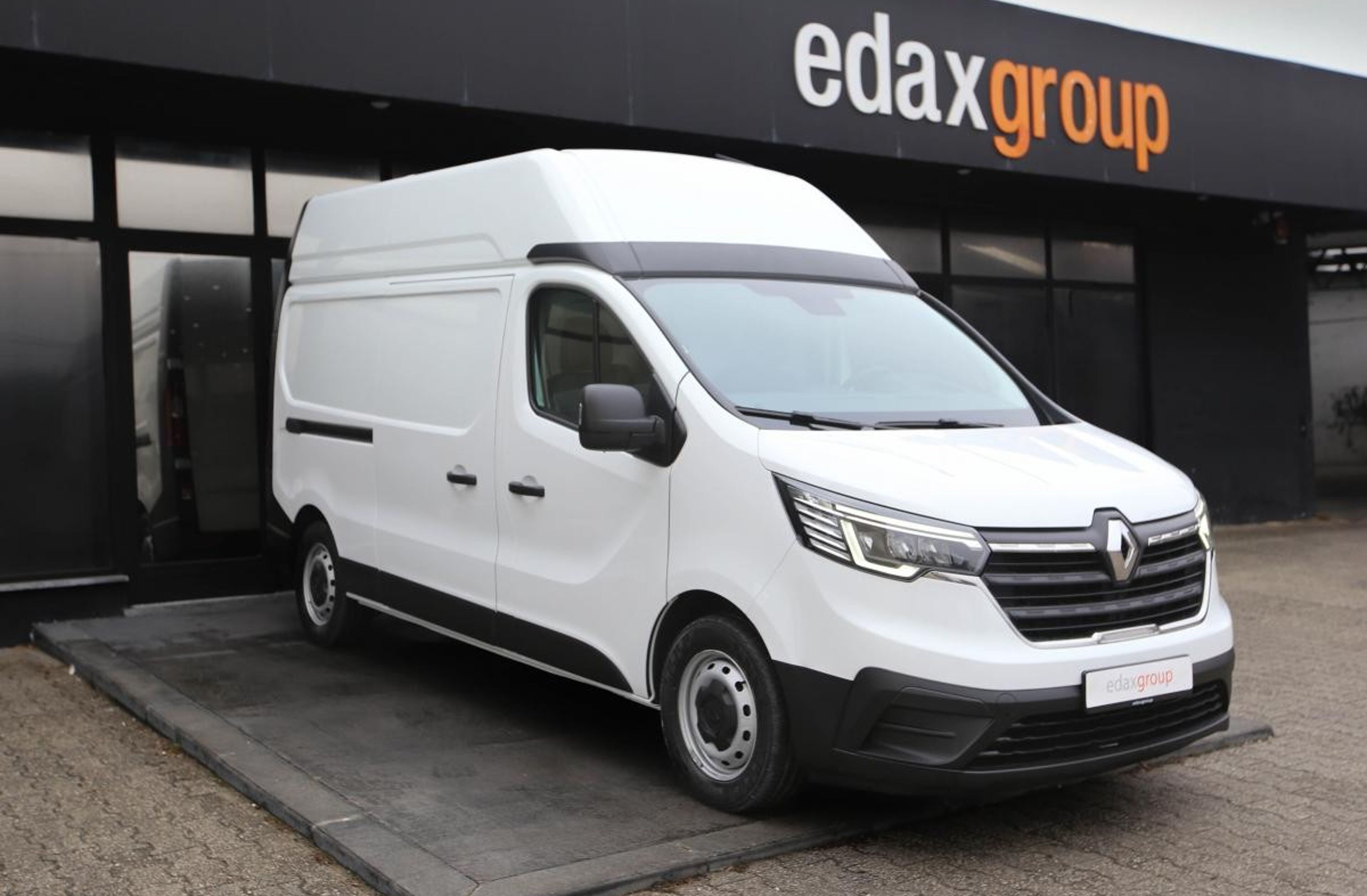 RENAULT Trafic 3L L2H3 C/FRIGORIFICA C/IVA