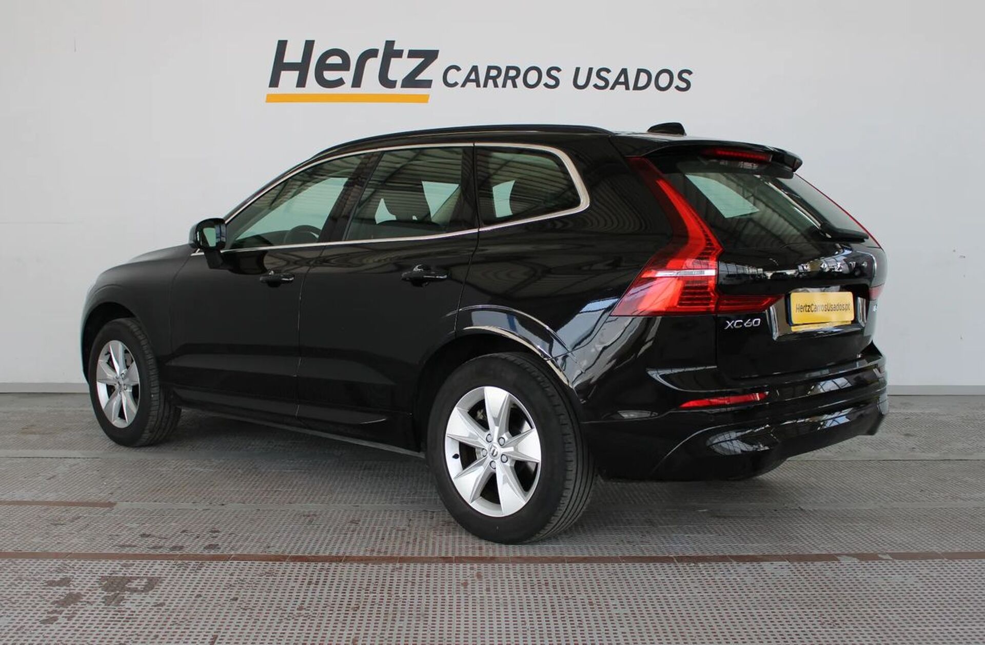 VOLVO XC60 2.0 B4 Momentum Plus