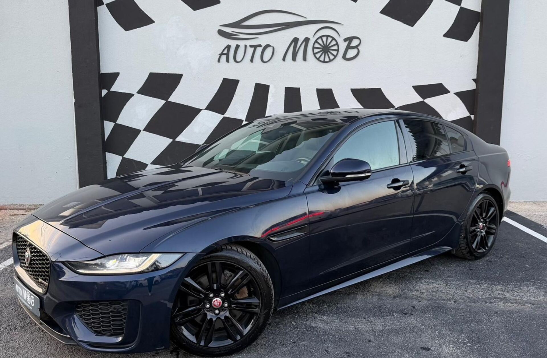 JAGUAR XE 2.0 D R-Dynamic S