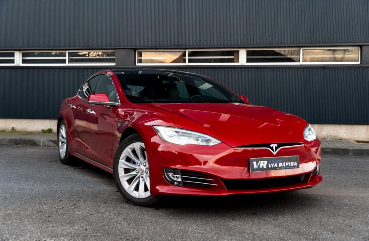TESLA Model S 75D