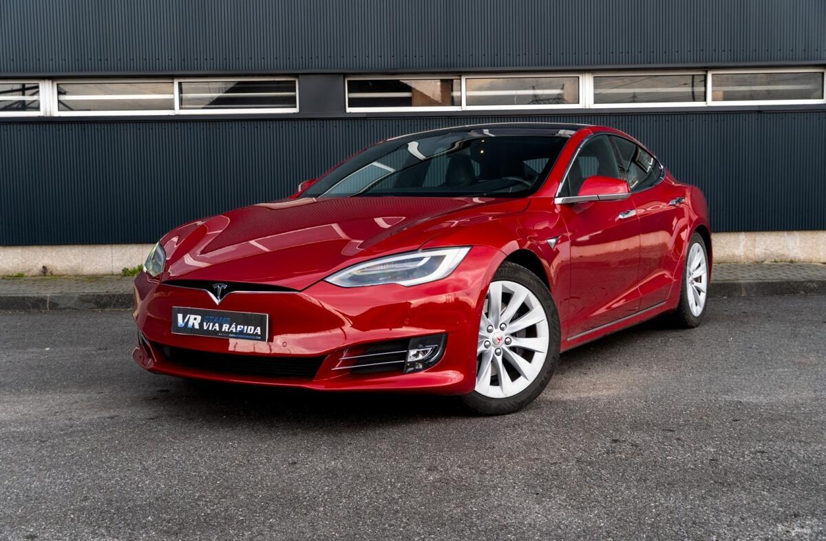 TESLA Model S 75D
