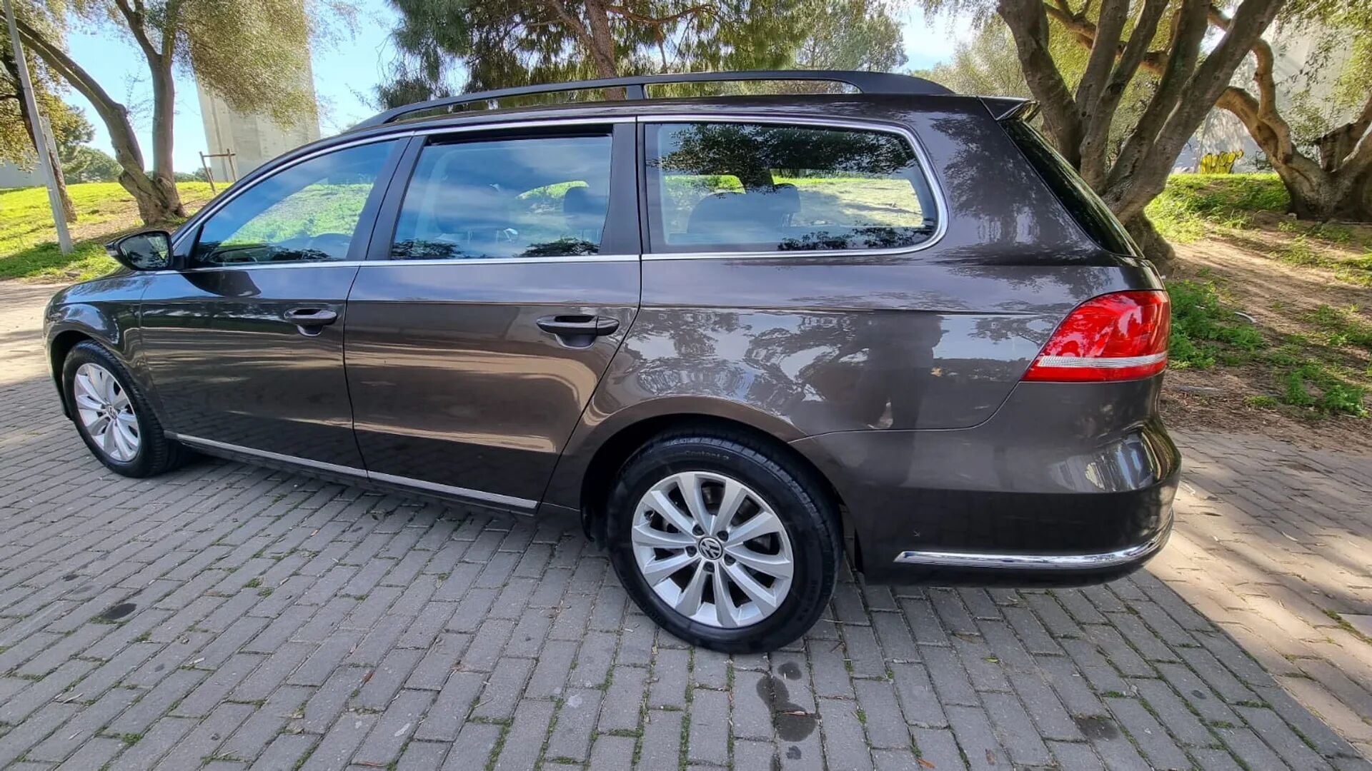 Volkswagen Passat 1.6 TDi Confortline com 138 931 km por 12 999 € Marques & Palmela Car | Lisboa