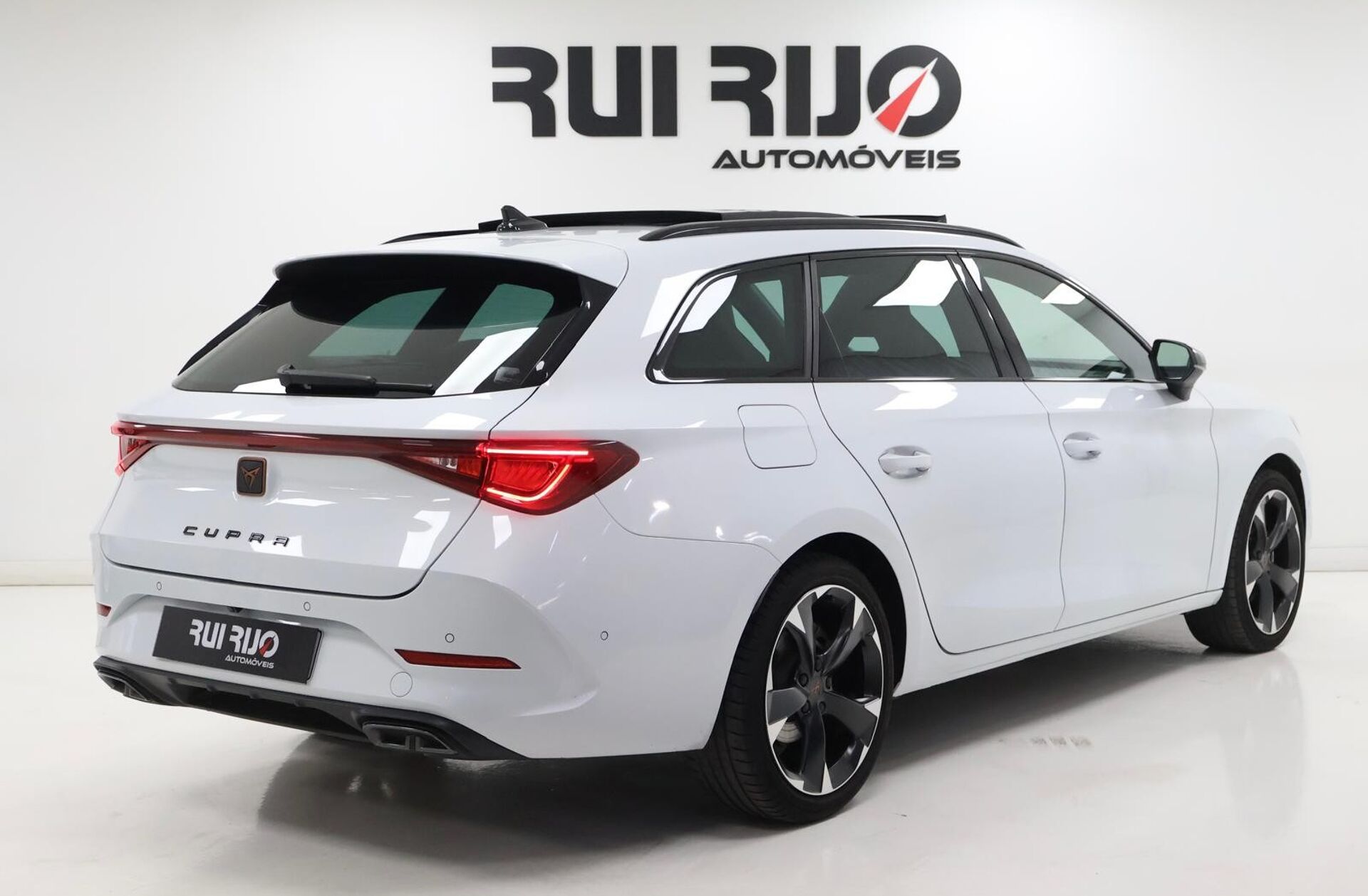 CUPRA Leon 1.5 eTSI MID DSG