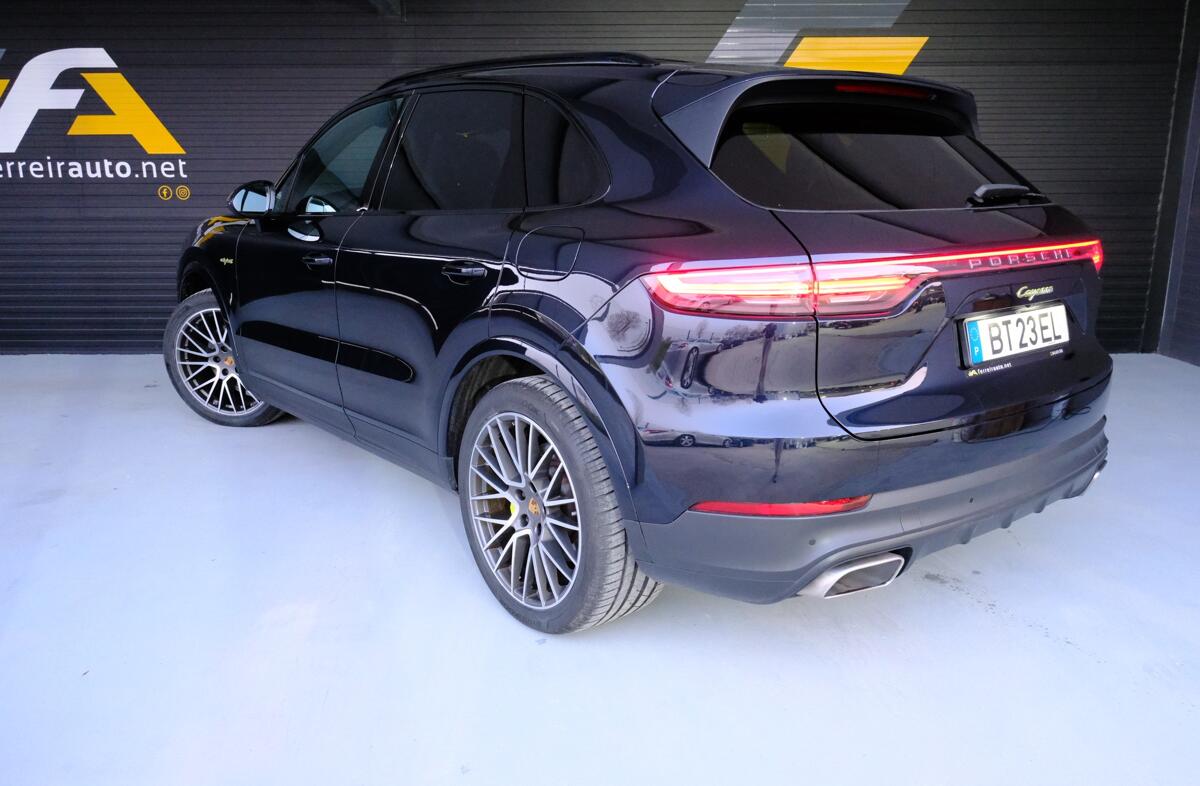 PORSCHE Cayenne E-Hybrid