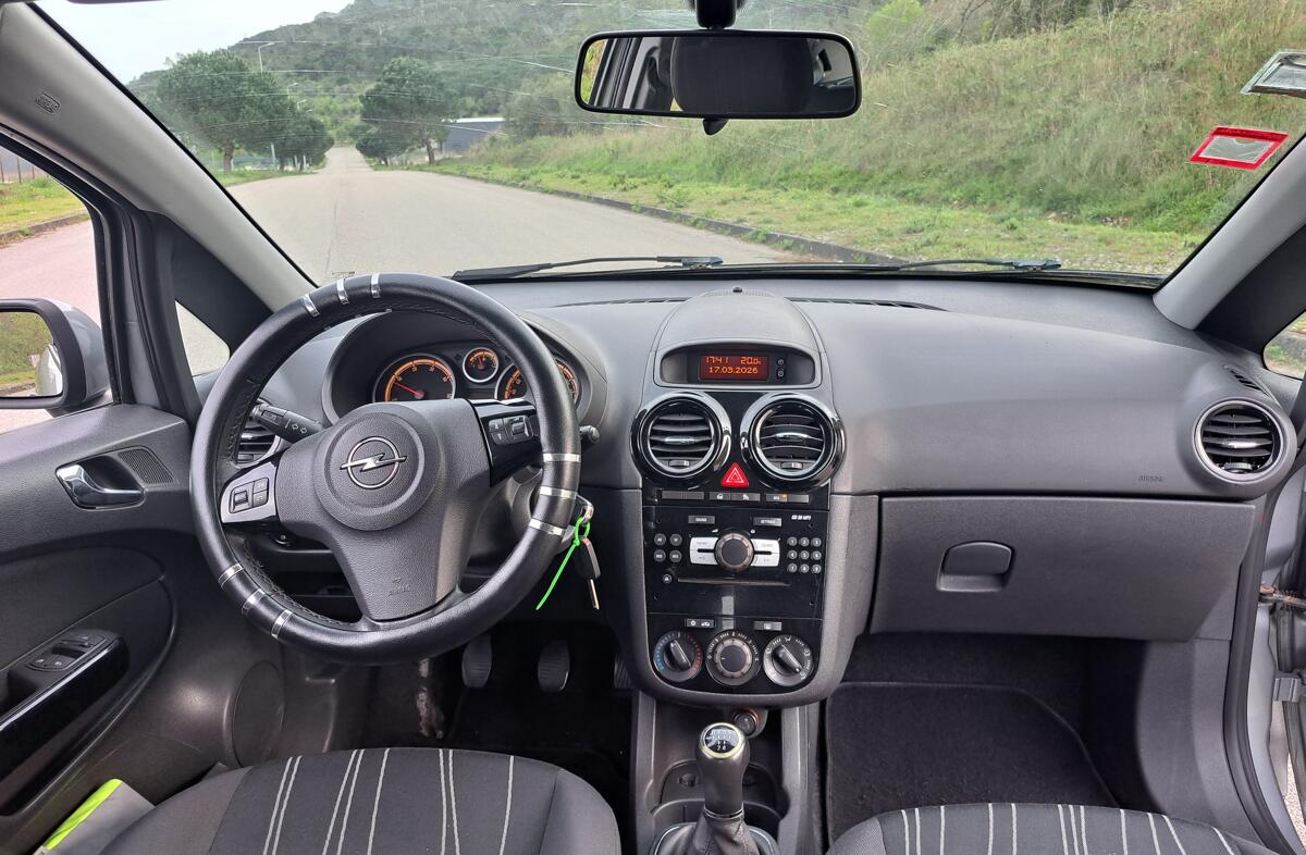 OPEL Corsa D Corsa 1.3 CDTi Stripes