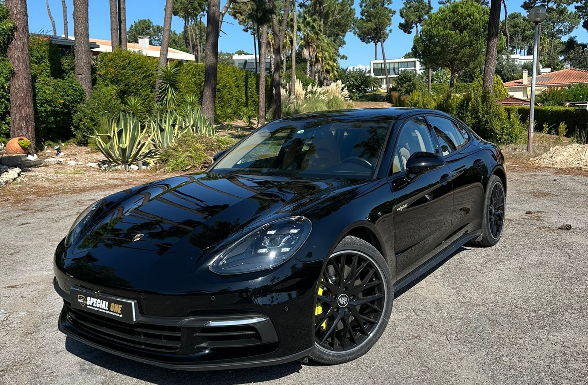 PORSCHE Panamera 4 E-Hybrid