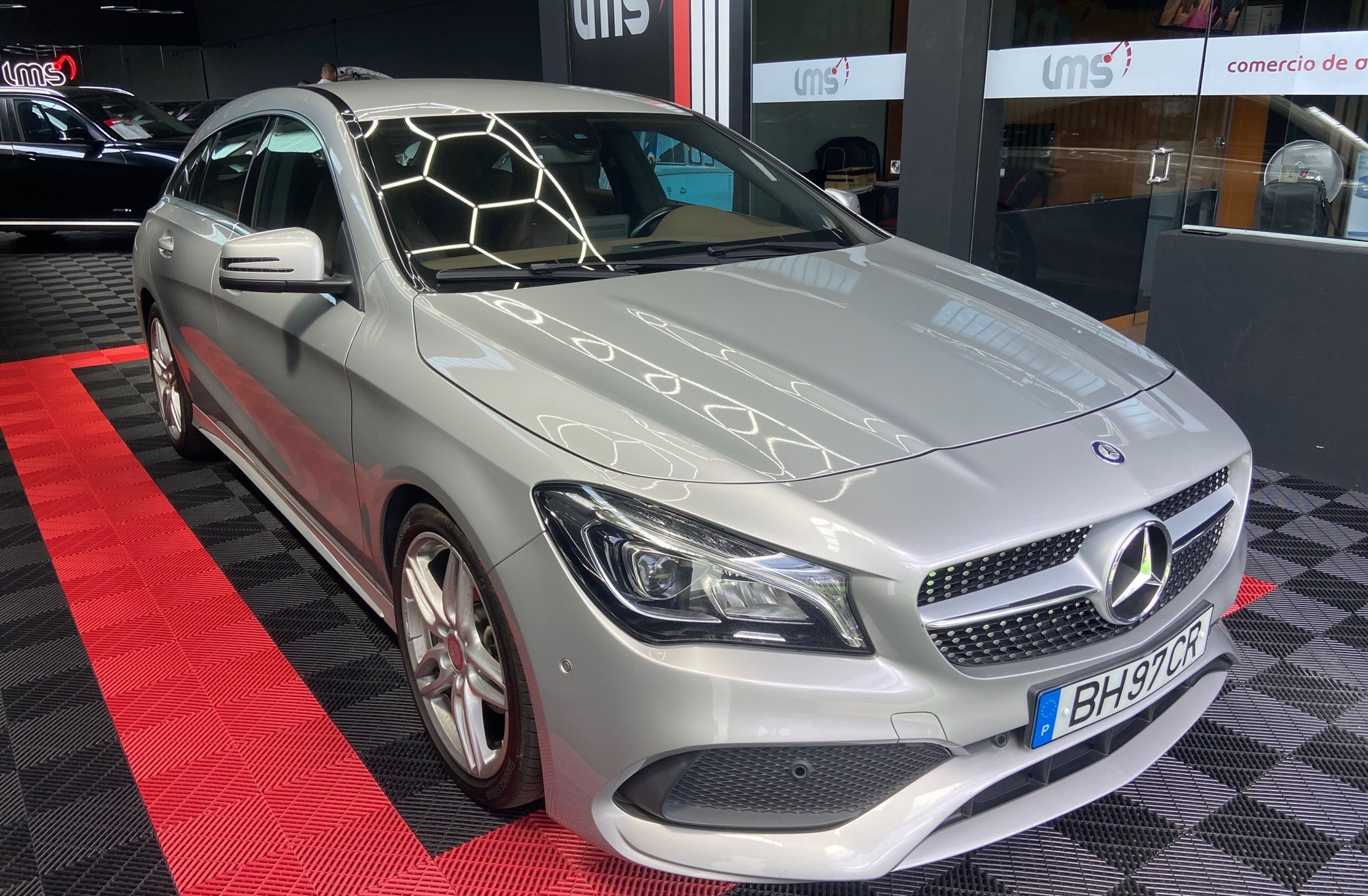 MERCEDES Classe CLA CLA 180 d Shooting Brake AMG Line
