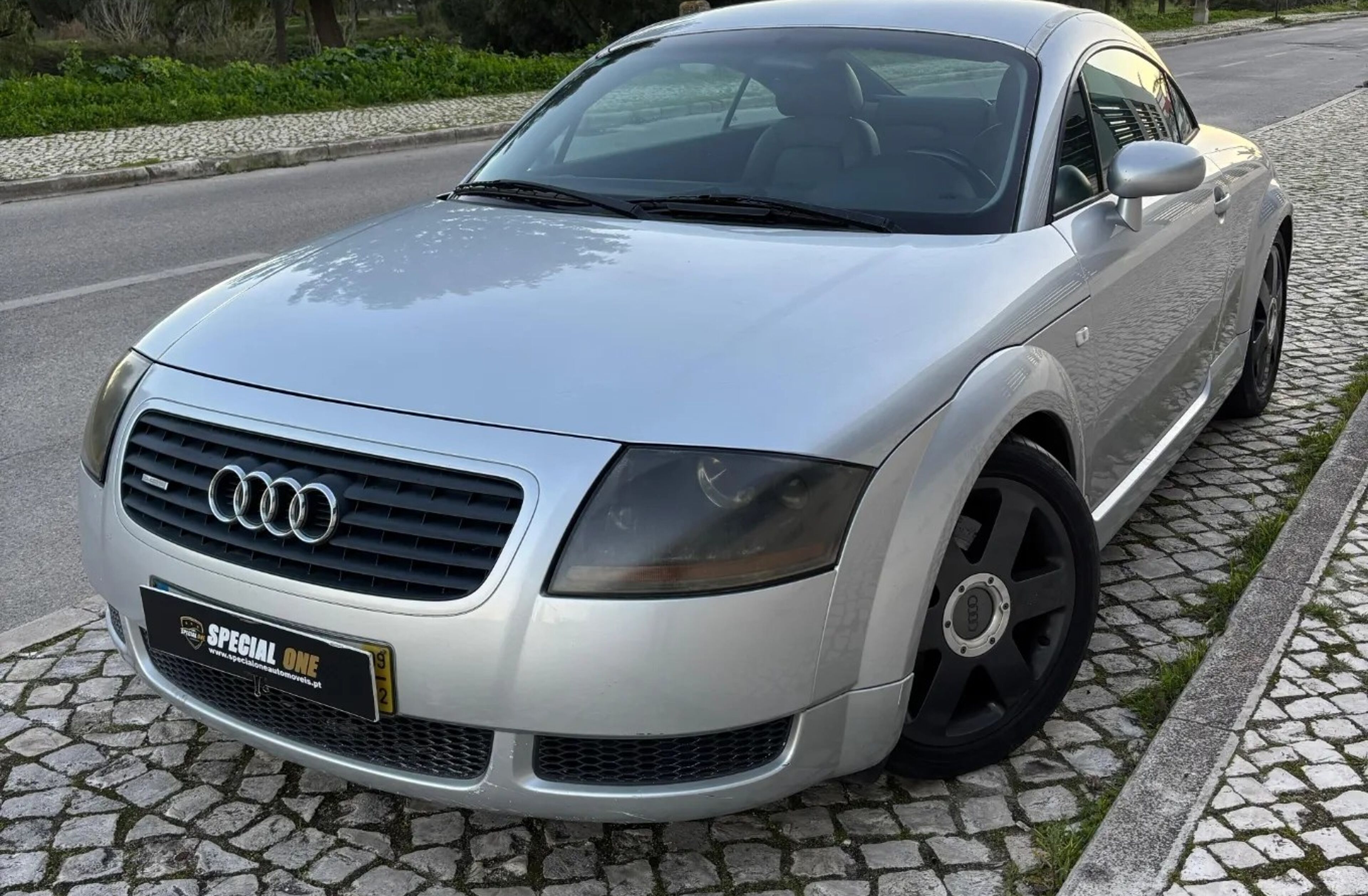 AUDI TT 1.8 T quattro S-line