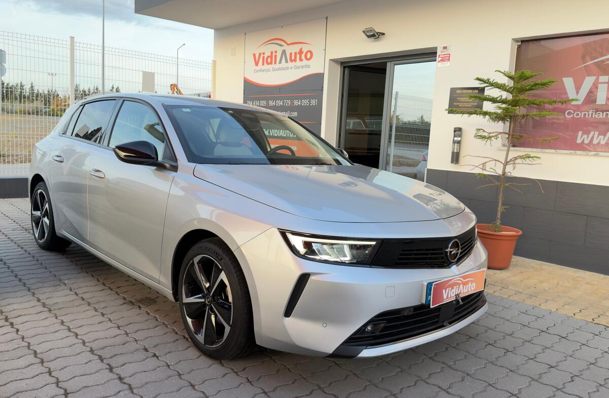 OPEL Astra 1.2 T Elegance